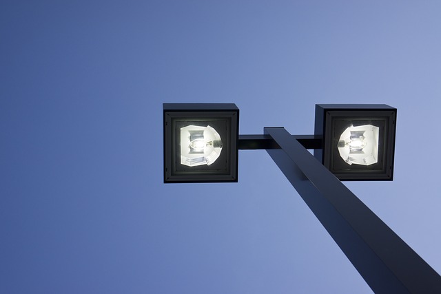 Консольные светильники для улицы свет и стиль в открытом пространстве